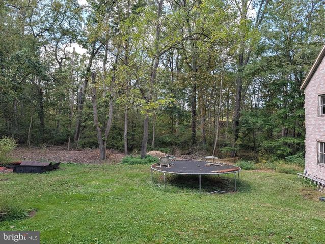 340 S LAKE RD, Spring Grove, PA 17362