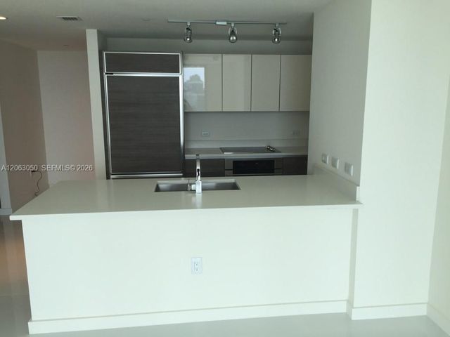 1100 S MIAMI AV 3902, Miami, FL 33130
