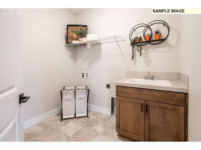 2096 S River Rd, Kelso, WA 98626