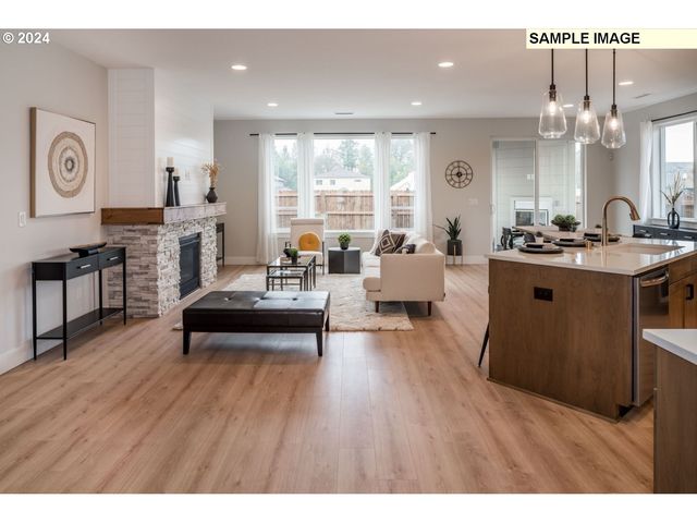 2096 S River Rd, Kelso, WA 98626