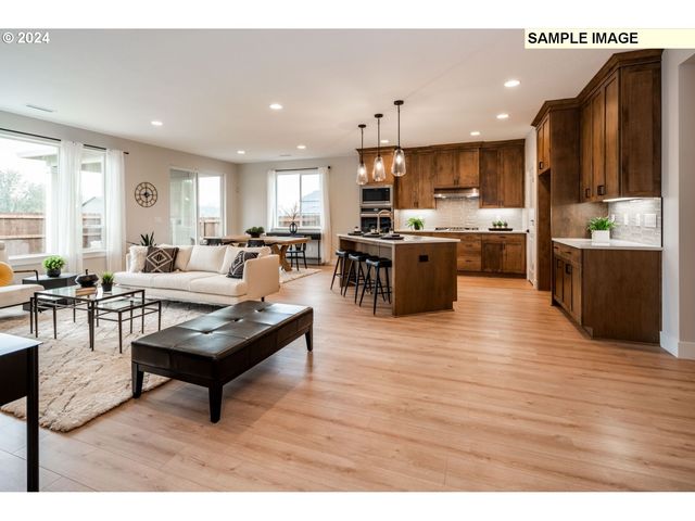 2096 S River Rd, Kelso, WA 98626