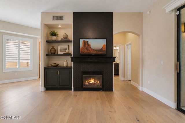 7027 N SCOTTSDALE Road 214, Paradise Valley, AZ 85253