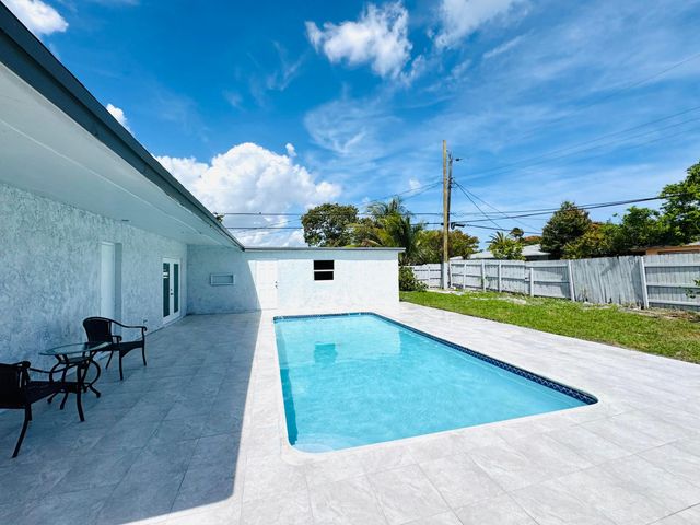 1840 NW 1st Way, Pompano Beach, FL 33060