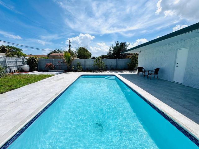 1840 NW 1st Way, Pompano Beach, FL 33060