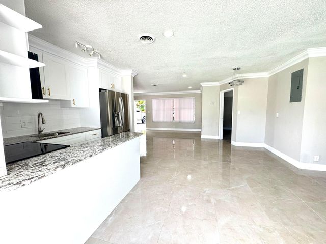 1840 NW 1st Way, Pompano Beach, FL 33060