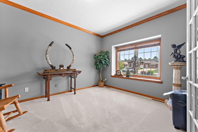 889 Clearwater Cove W, Crown Point, IN 46307