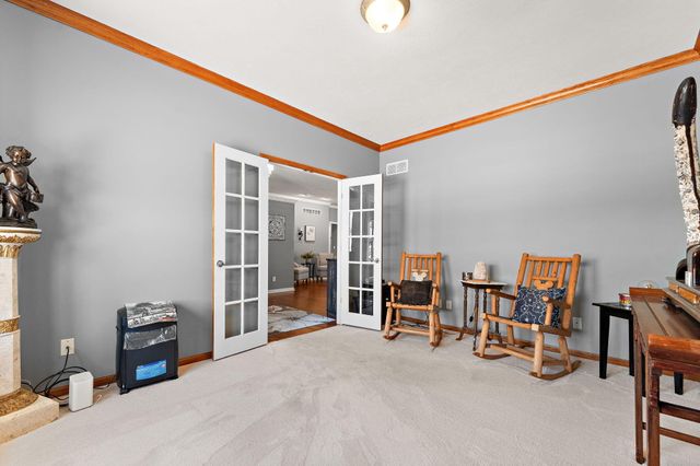 889 Clearwater Cove W, Crown Point, IN 46307