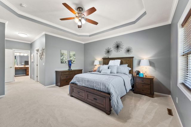 889 Clearwater Cove W, Crown Point, IN 46307