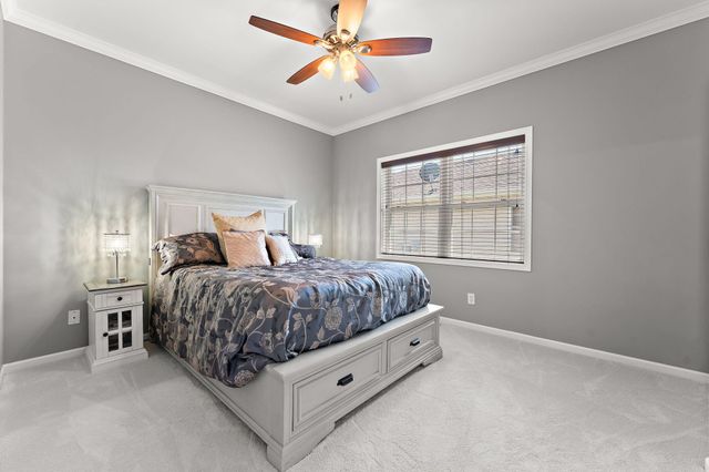 889 Clearwater Cove W, Crown Point, IN 46307