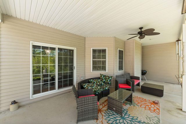 889 Clearwater Cove W, Crown Point, IN 46307