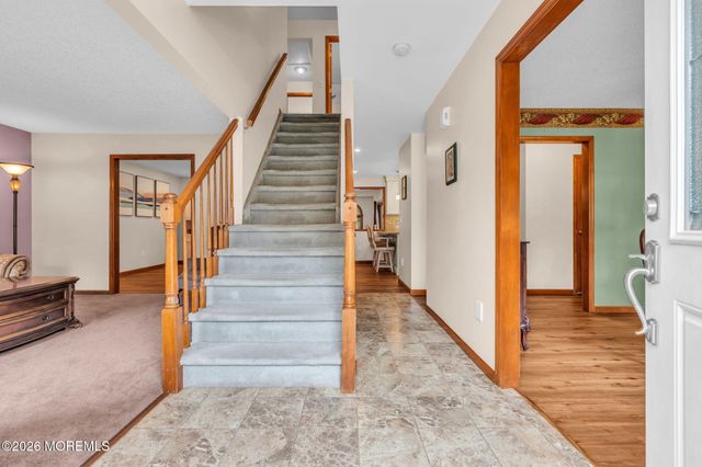 191 Edgemere Court, Toms River, NJ 08755