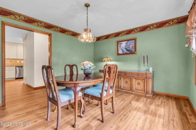 191 Edgemere Court, Toms River, NJ 08755