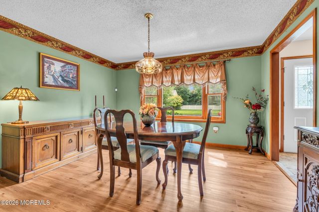 191 Edgemere Court, Toms River, NJ 08755