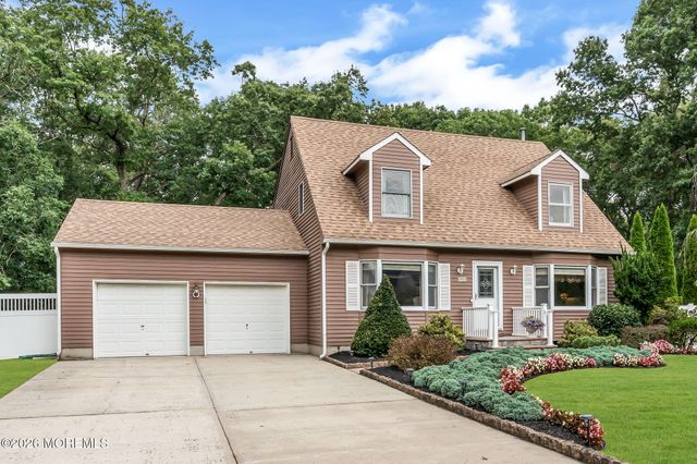 191 Edgemere Court, Toms River, NJ 08755