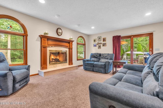 191 Edgemere Court, Toms River, NJ 08755