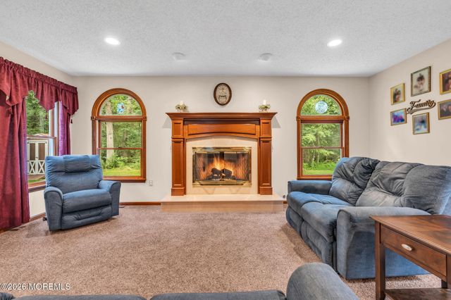 191 Edgemere Court, Toms River, NJ 08755