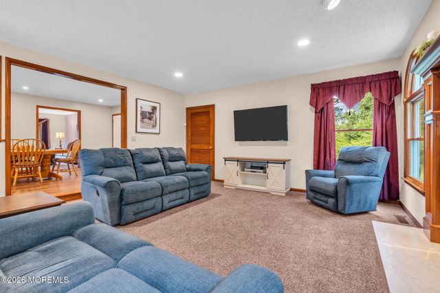 191 Edgemere Court, Toms River, NJ 08755