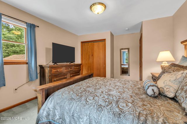 191 Edgemere Court, Toms River, NJ 08755