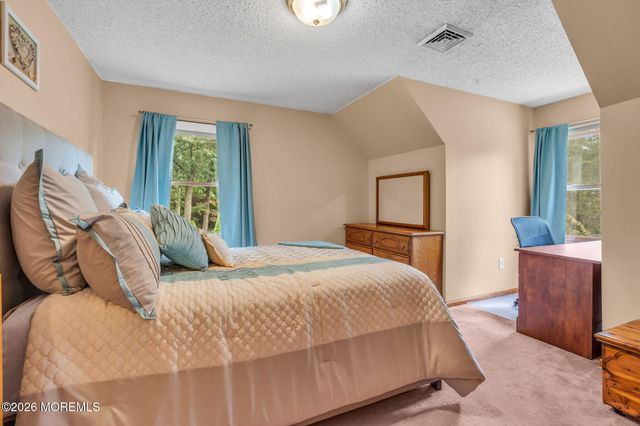 191 Edgemere Court, Toms River, NJ 08755