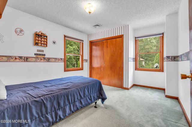 191 Edgemere Court, Toms River, NJ 08755