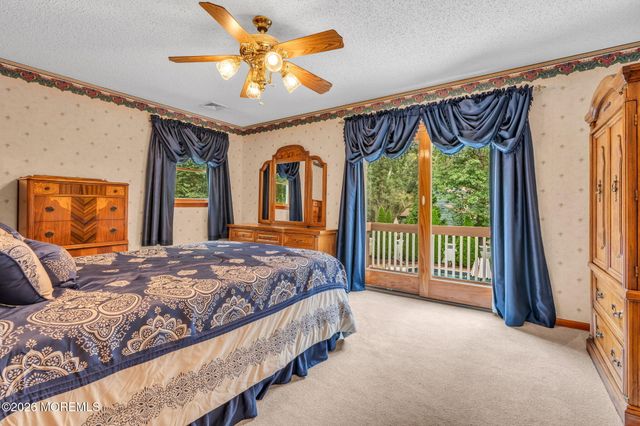 191 Edgemere Court, Toms River, NJ 08755