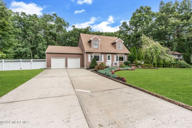 191 Edgemere Court, Toms River, NJ 08755
