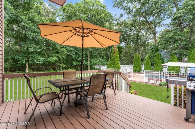 191 Edgemere Court, Toms River, NJ 08755