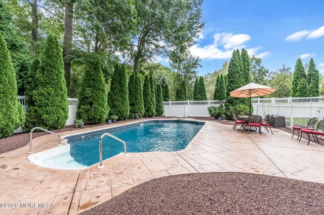 191 Edgemere Court, Toms River, NJ 08755