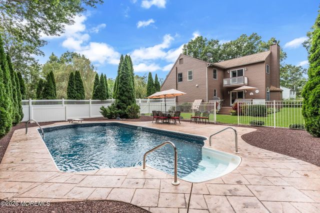 191 Edgemere Court, Toms River, NJ 08755