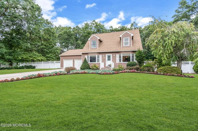 191 Edgemere Court, Toms River, NJ 08755
