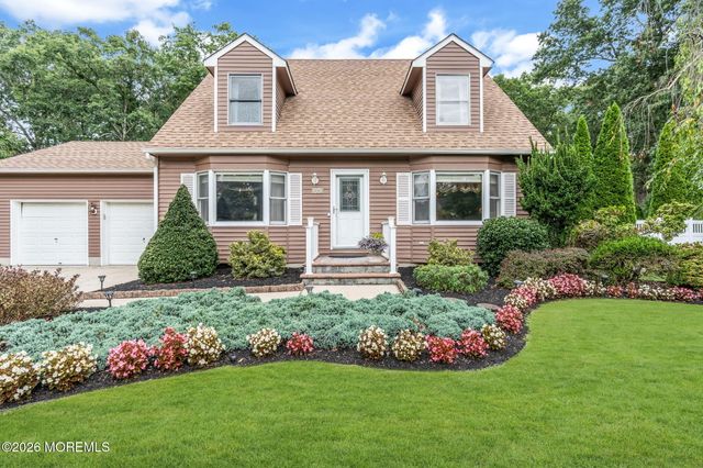 191 Edgemere Court, Toms River, NJ 08755