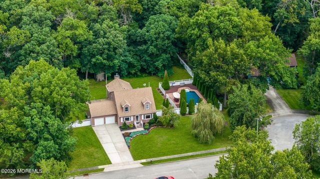 191 Edgemere Court, Toms River, NJ 08755
