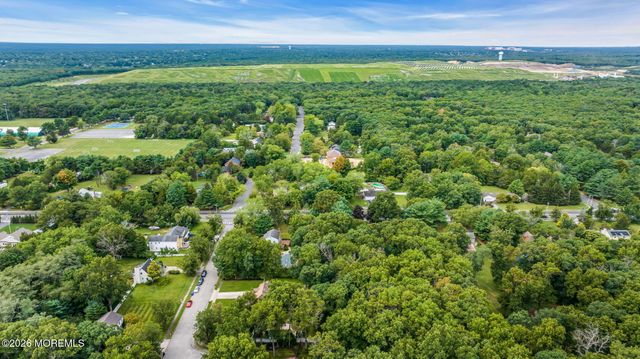 191 Edgemere Court, Toms River, NJ 08755