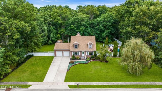 191 Edgemere Court, Toms River, NJ 08755