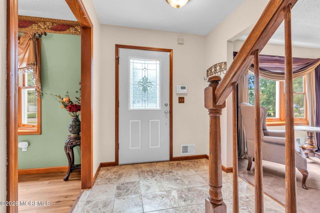 191 Edgemere Court, Toms River, NJ 08755