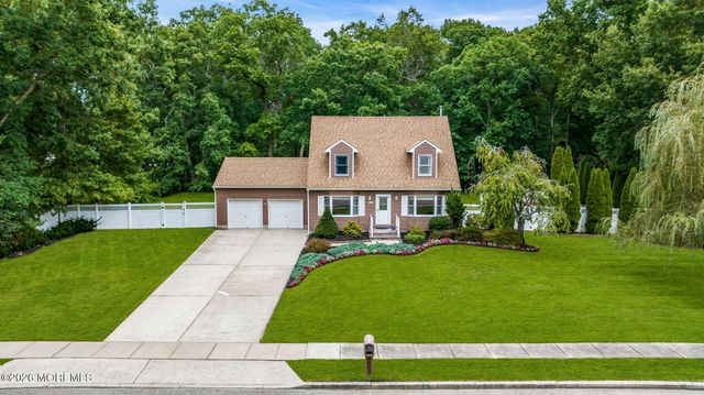 191 Edgemere Court, Toms River, NJ 08755