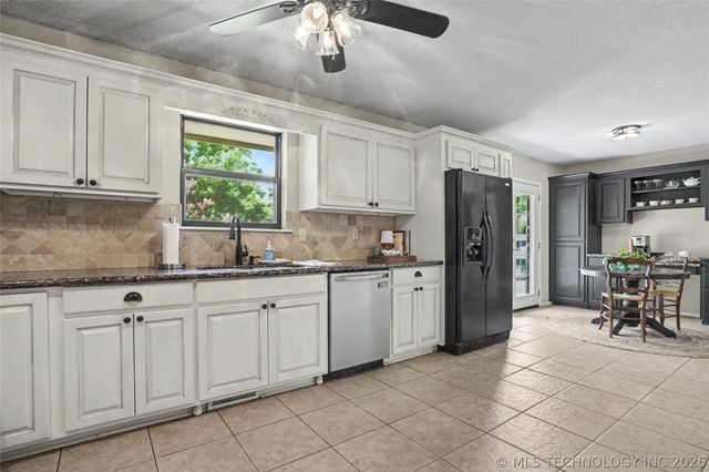5733 E 97th Place, Tulsa, OK 74137
