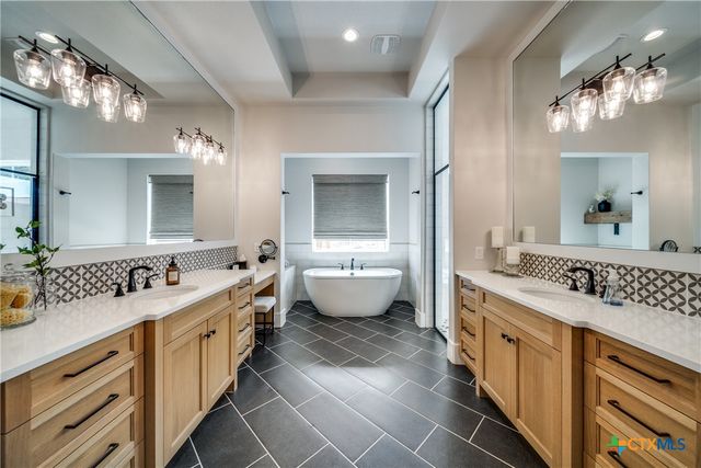 2163 Owl Branch, Canyon Lake, TX 78133