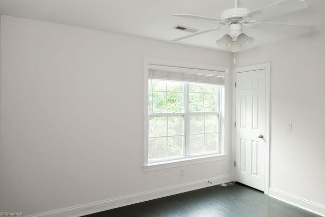 4988 Wyngate Village Drive, Winston-salem, NC 27103