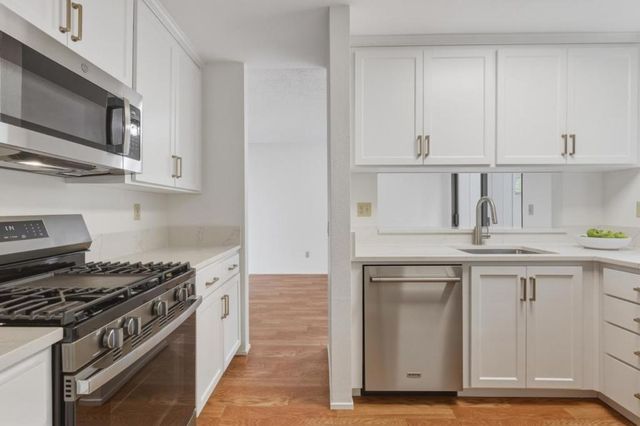 70 Forest Ridge Road 30, Monterey, CA 93940