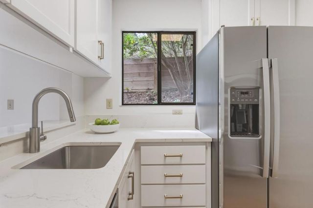 70 Forest Ridge Road 30, Monterey, CA 93940