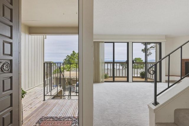 70 Forest Ridge Road 30, Monterey, CA 93940