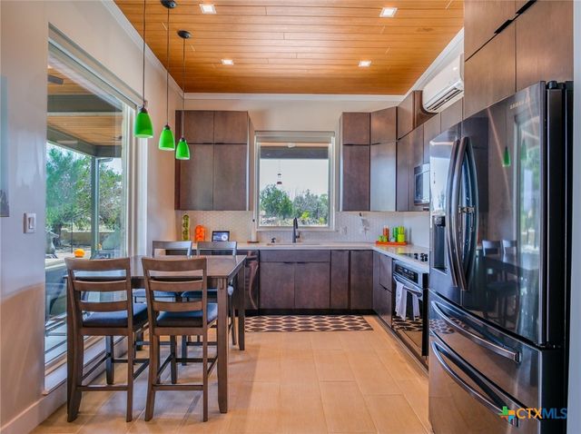 125 W Granite Oaks Drive, Burnet, TX 78611