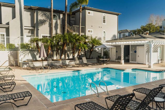 8625 Via Mallorca Unit C, La Jolla, CA 92037