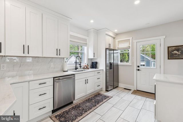 810 COLLINGS AVE, Collingswood, NJ 08107