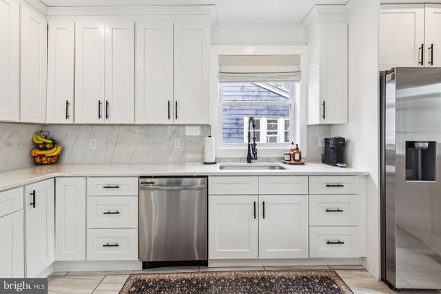 810 COLLINGS AVE, Collingswood, NJ 08107