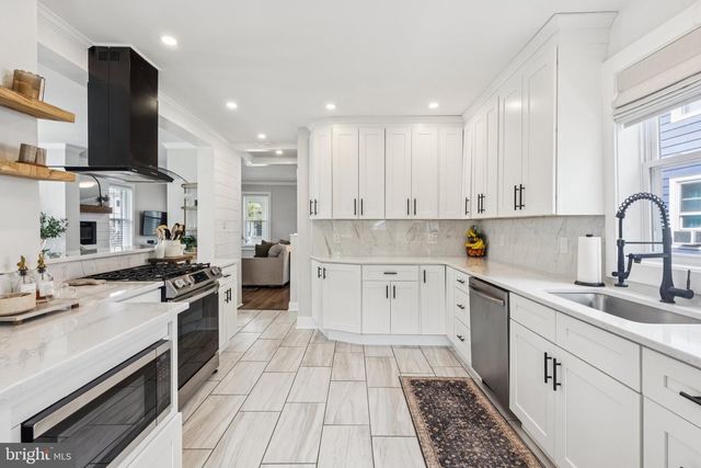 810 COLLINGS AVE, Collingswood, NJ 08107