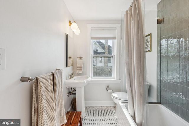 810 COLLINGS AVE, Collingswood, NJ 08107