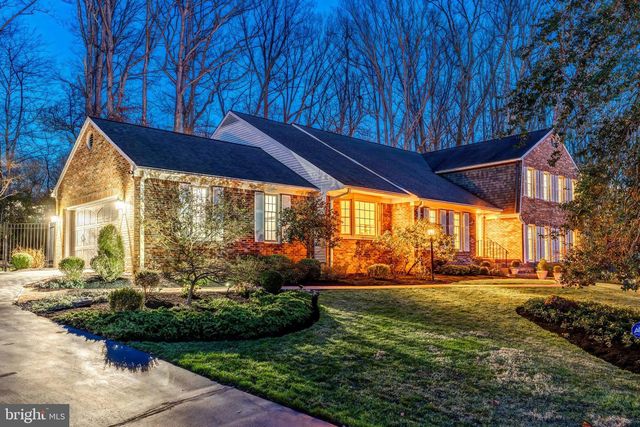 1807 ABBEY GLEN, Vienna, VA 22182