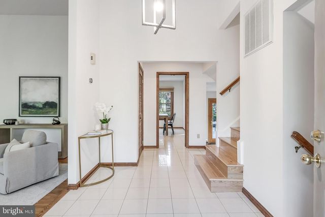 1807 ABBEY GLEN, Vienna, VA 22182